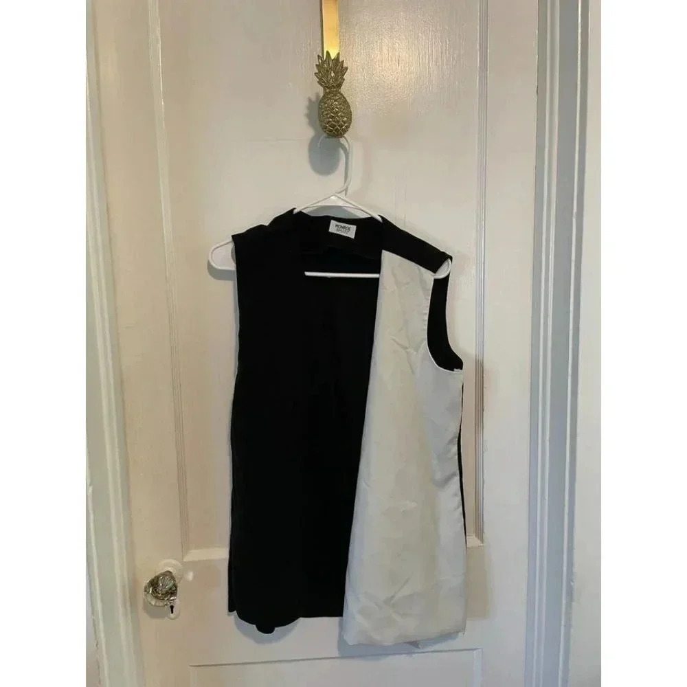 Monroe & Main Women's size Medium Black & White Vest